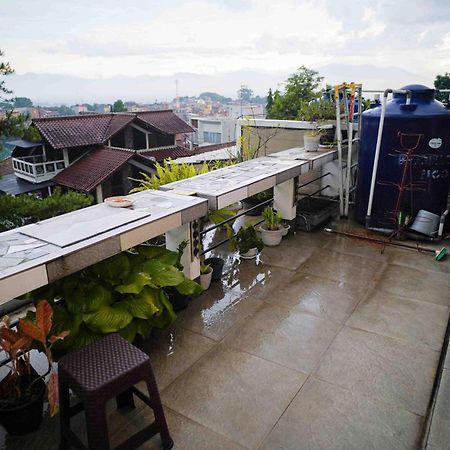 Schones Haus Private Pool & Netflix By Grorental Bandung Bagian luar foto