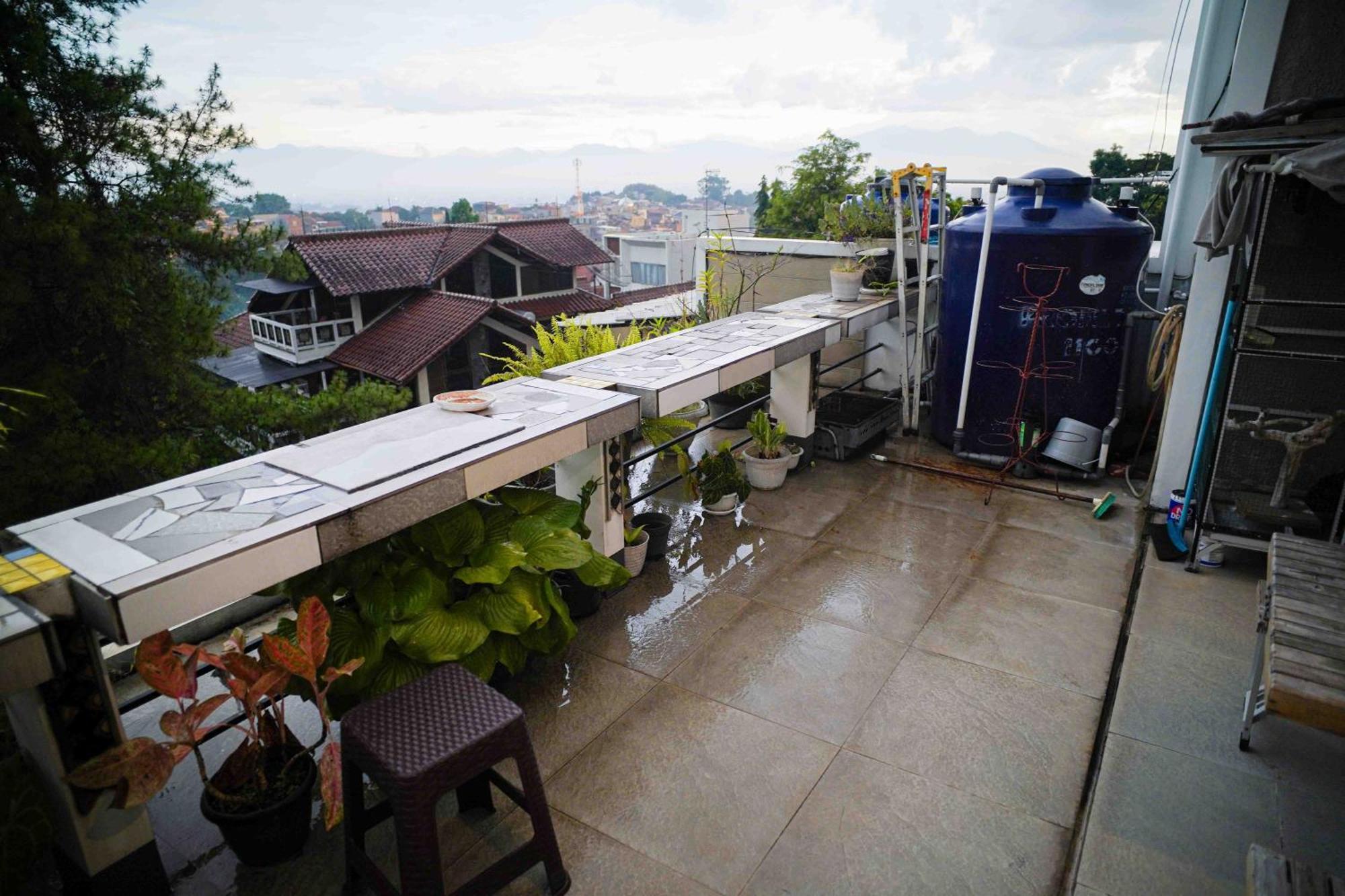 Schones Haus Private Pool & Netflix By Grorental Bandung Bagian luar foto