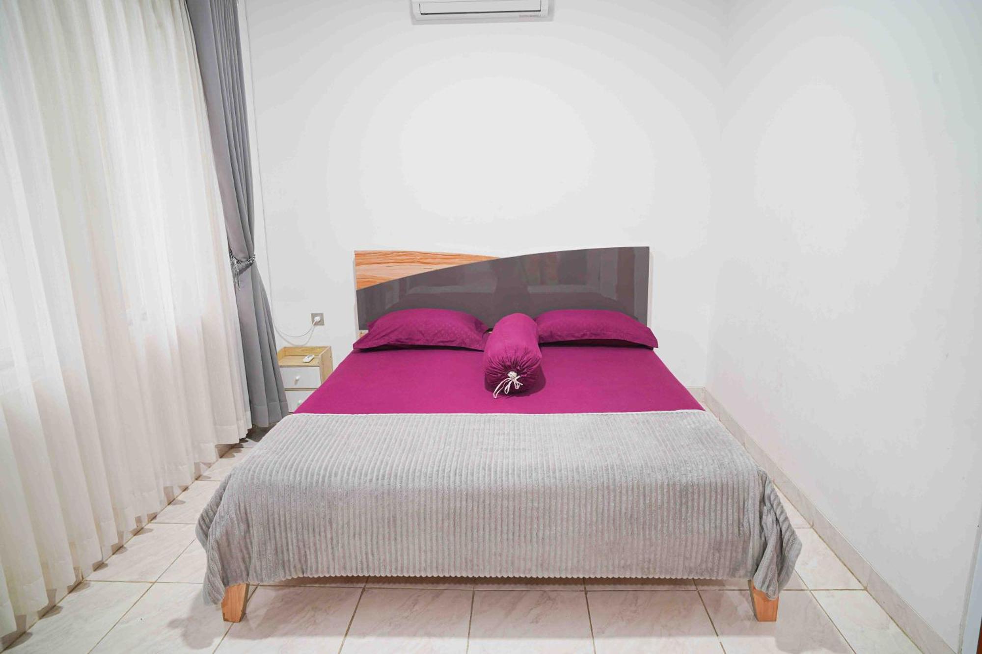 Schones Haus Private Pool & Netflix By Grorental Bandung Bagian luar foto