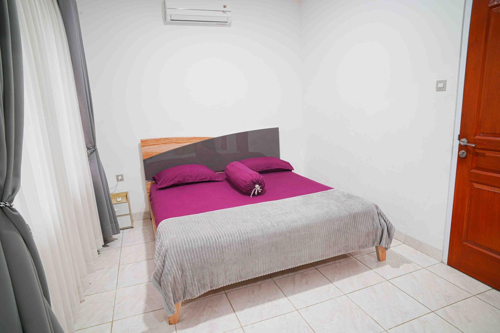 Schones Haus Private Pool & Netflix By Grorental Bandung Bagian luar foto