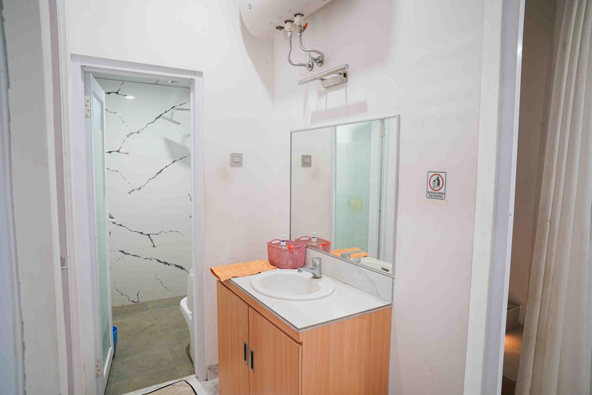 Schones Haus Private Pool & Netflix By Grorental Bandung Bagian luar foto