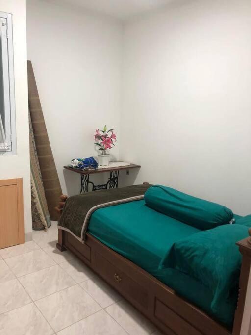 Schones Haus Private Pool & Netflix By Grorental Bandung Bagian luar foto