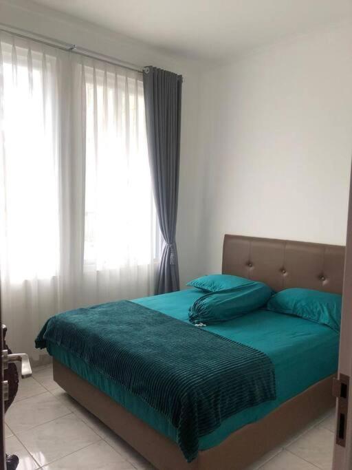 Schones Haus Private Pool & Netflix By Grorental Bandung Bagian luar foto